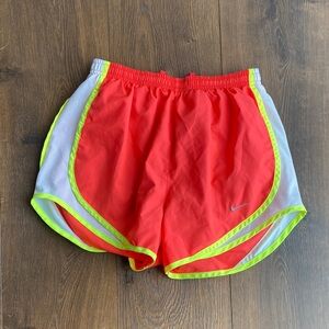 Nike Women’s Dri-FIT Tempo Running Shorts XS Bright Orange/Pink Neon Trim